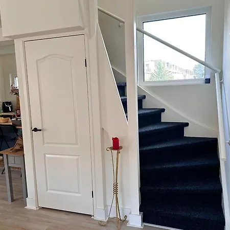 Homestay A Cozy Double Next To Zuidplein Metro Station And Ahoy Arena *