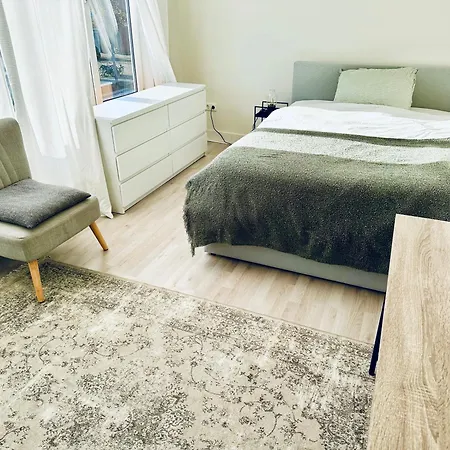 Homestay A Cozy Double Next To Zuidplein Metro Station And Ahoy Arena