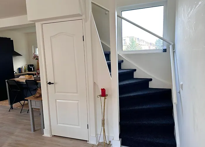 Accommodatie bij particulieren A Double Bedroom Next To Zuidplein Metro Station And Ahoy Arena Available For One Person *