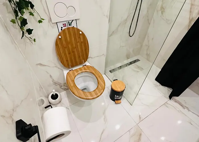 A Double Bedroom Next To Zuidplein Metro Station And Ahoy Arena Available For One Person Accommodatie bij particulieren Rotterdam